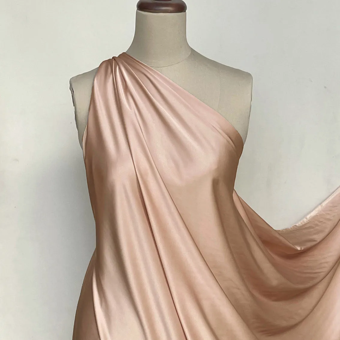 Perla Nougat Stretch Lining