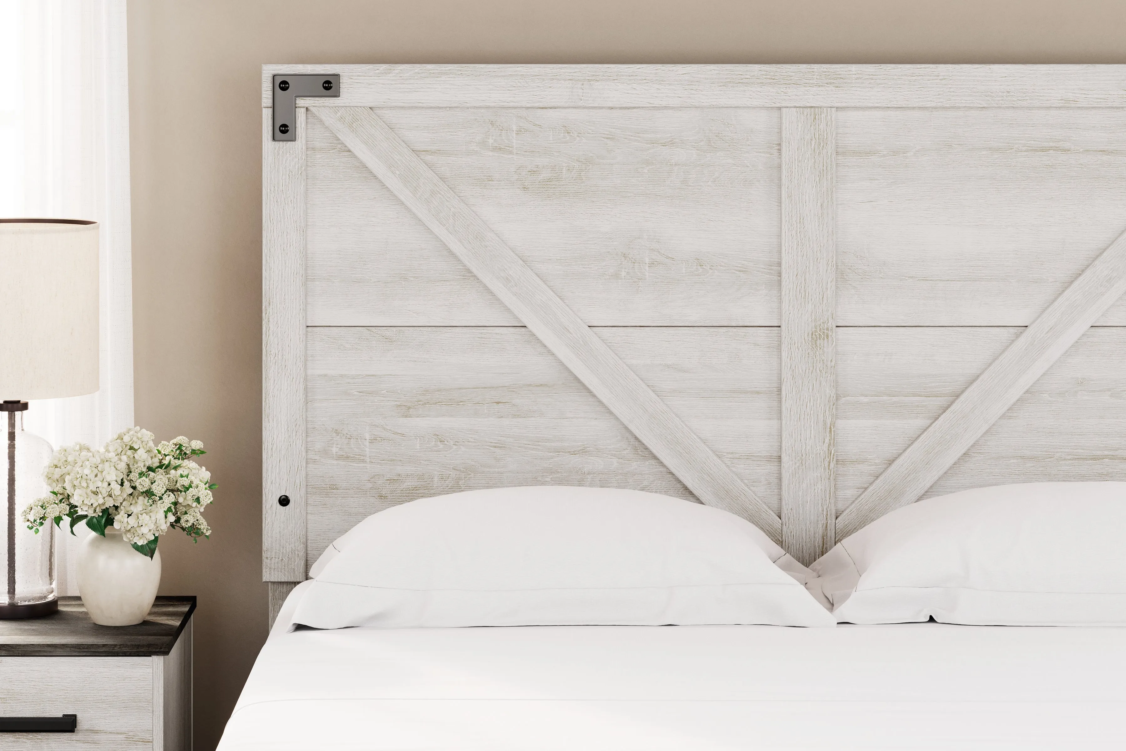 Shawburn Queen Platform Bed with Dresser and Chest in White/Dark Charcoal Gray